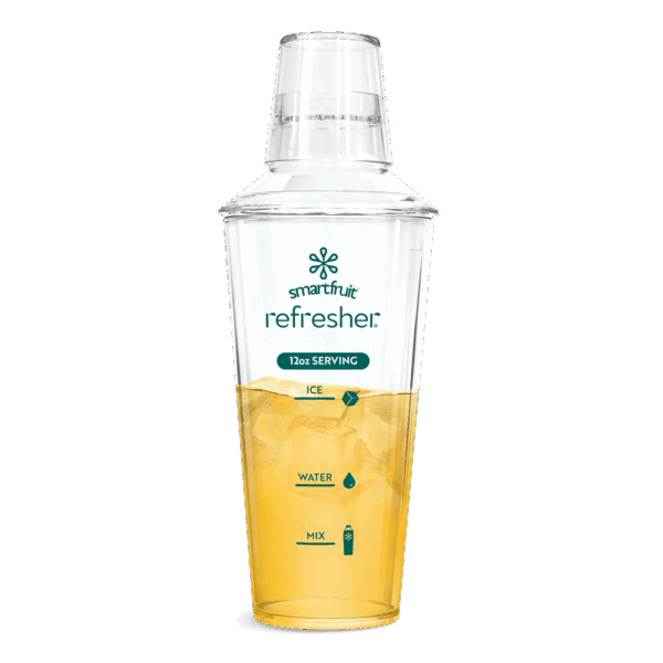 Smartfruit Refresher Shaker half filled with juice and ice